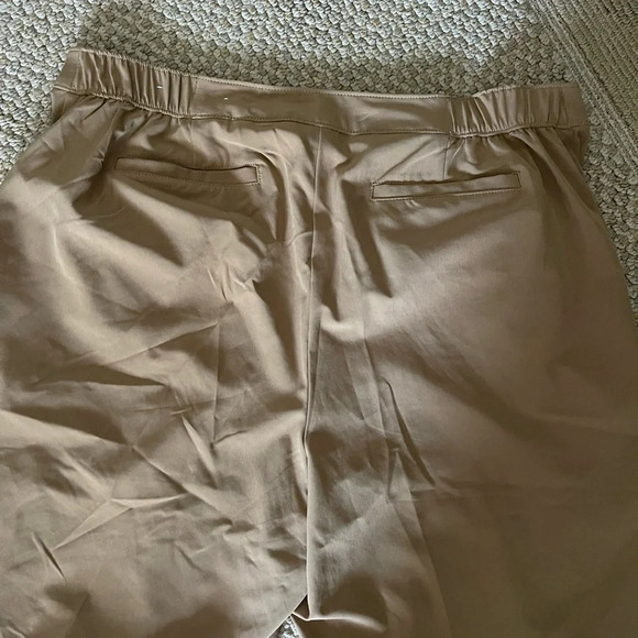 Chico's Women’s Zenergy Cropped brown tan Capri Stretch Pants Size 2 - Picture 2 of 9